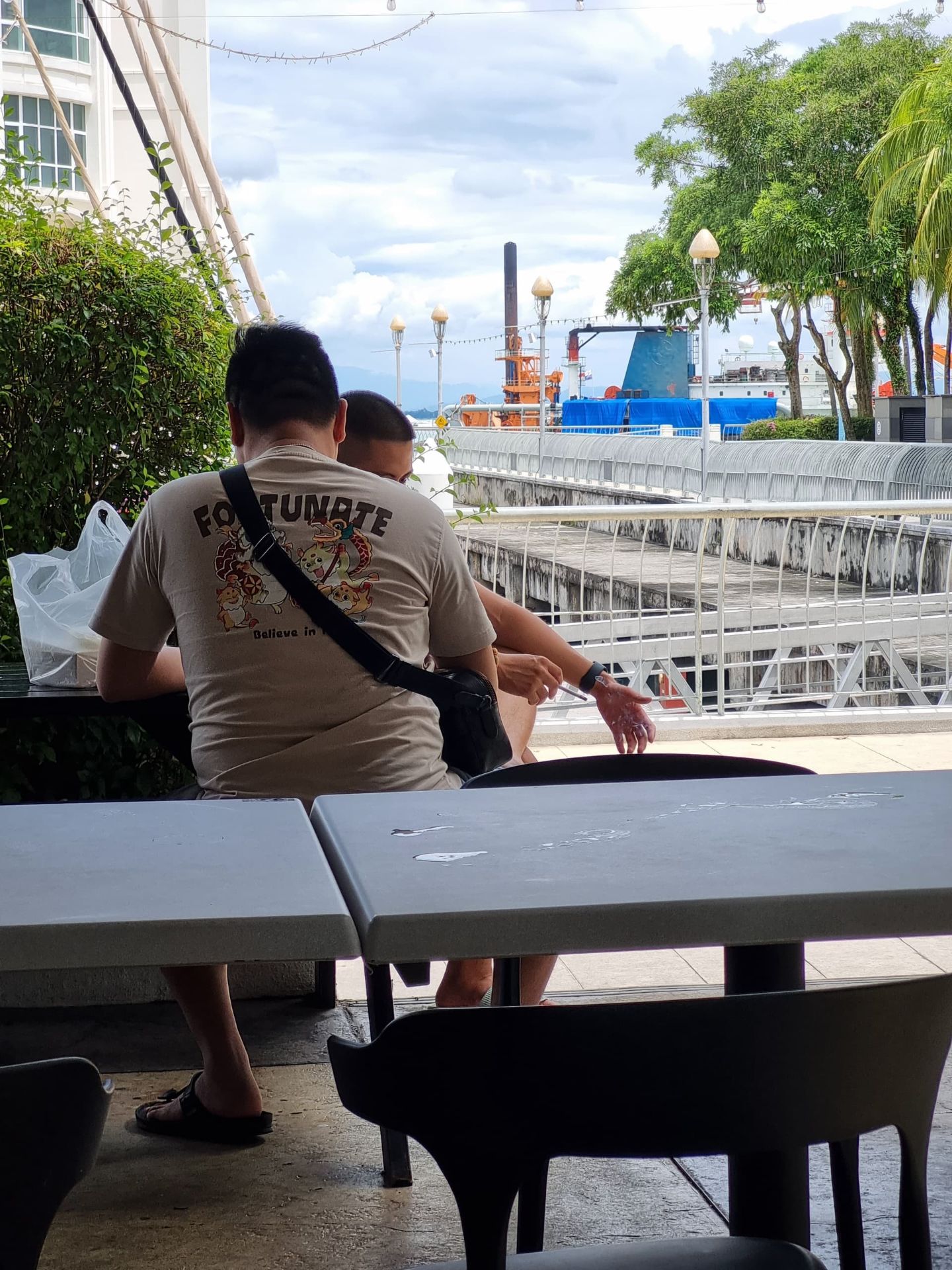 Merokok di kawasan larangan merokok